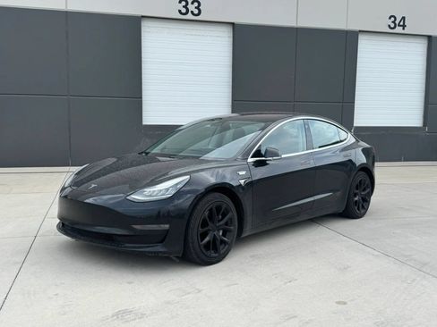 Used 2019 Tesla Model 3 Mid Range RWD image 1