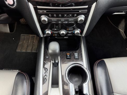 Used 2019 Nissan Pathfinder SL image 29