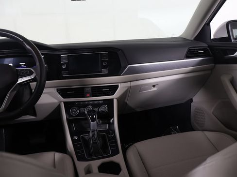 Used 2023 Volkswagen Jetta SE w/ Panoramic Sunroof Package FWD image 34