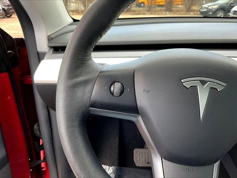 Used 2021 Tesla Model Y Long Range AWD/4WD image 11