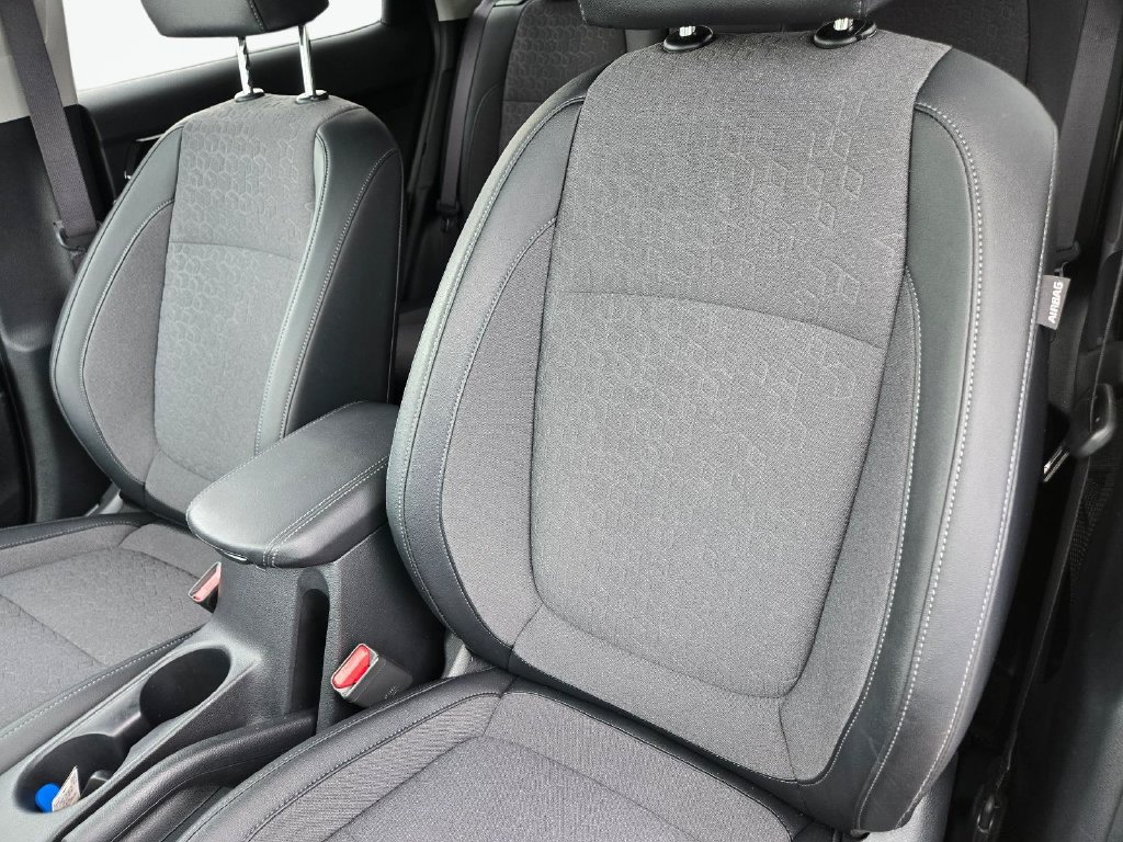 Used 2025 Kia Seltos S AWD/4WD image 16