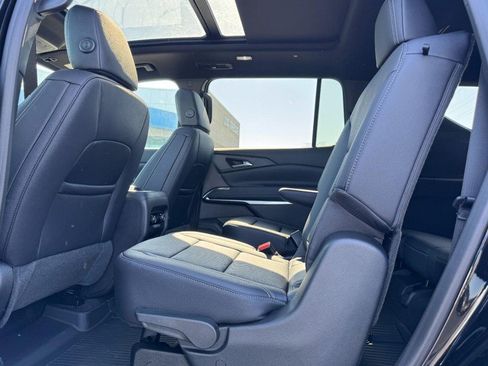 New 2026 Chevrolet Traverse LT w/ Sun and Wheel Package FWD image 34