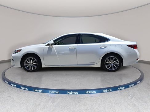 Used 2016 Lexus ES 300h w/ Navigation System Package FWD image 9