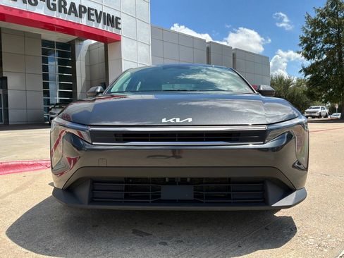 Used 2025 Kia K4 FWD image 3