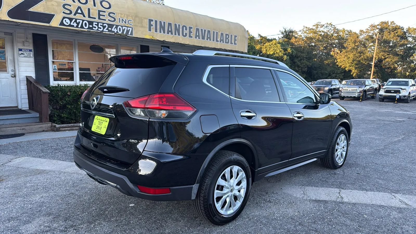 Used 2017 Nissan Rogue S w/ Appearance Package AWD/4WD image 8