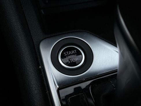 Used 2025 Nissan Sentra SV image 22