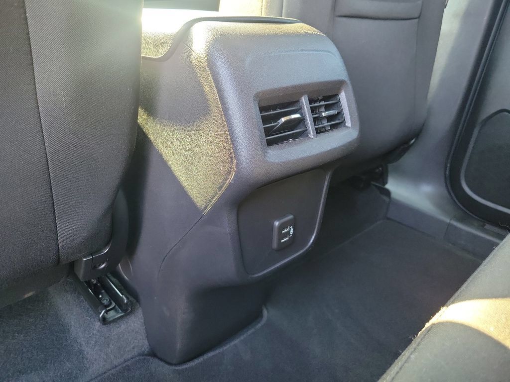 Used 2024 Chevrolet Equinox LT FWD image 15