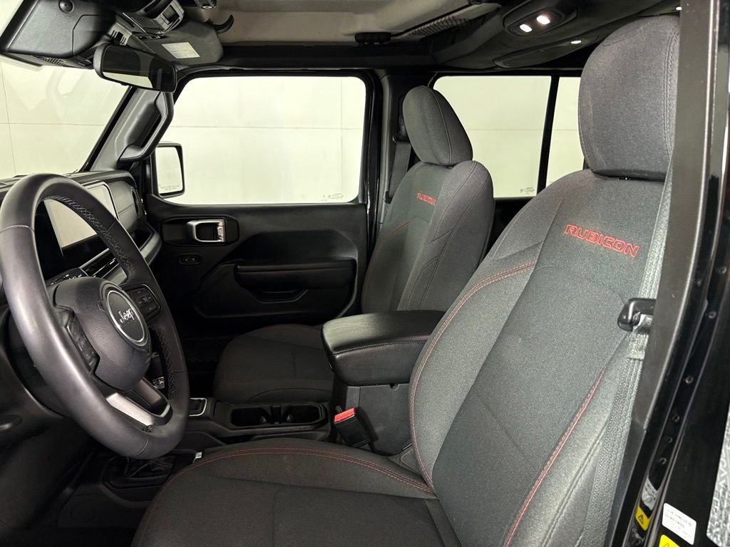 Used 2025 Jeep Wrangler Unlimited Rubicon AWD/4WD image 17