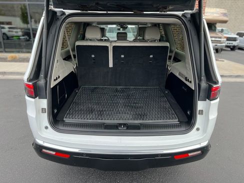 Used 2024 Jeep Wagoneer L Series II w/ Flexible Seating Group image 31