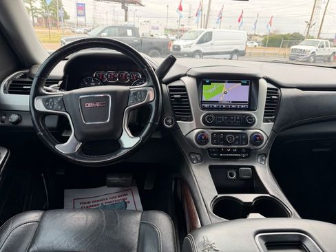 Used 2018 GMC Yukon XL SLT image 18