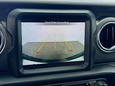 Used 2021 Jeep Wrangler Unlimited Sahara image 10