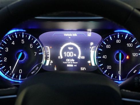 Used 2024 Chrysler Pacifica Touring-L image 28