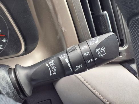 Used 2013 Toyota RAV4 XLE image 22