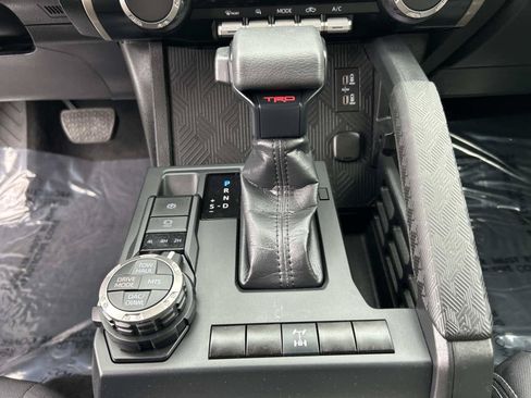 Used 2025 Toyota Tacoma TRD Off-Road AWD/4WD image 25