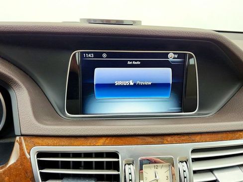 Used 2016 Mercedes-Benz E 350 4MATIC Sedan image 17