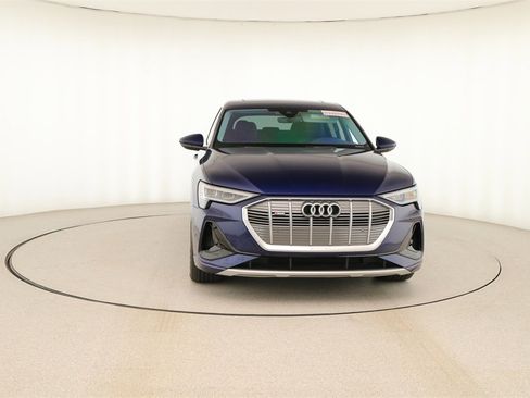 Certified 2022 Audi e-tron Premium image 11