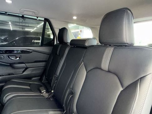 Used 2025 Honda Pilot EX-L image 22