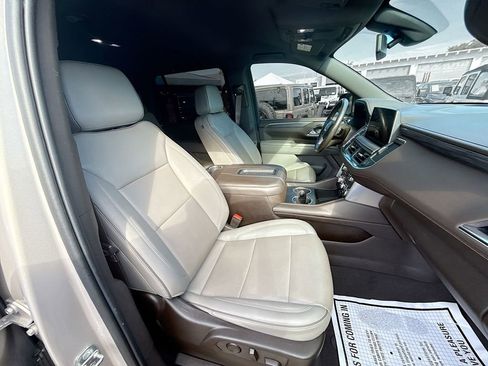 Used 2022 GMC Yukon SLT w/ SLT Luxury Package image 33