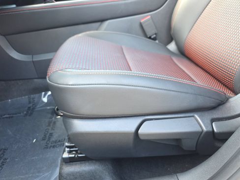 Used 2026 Nissan Kicks SR AWD/4WD image 27