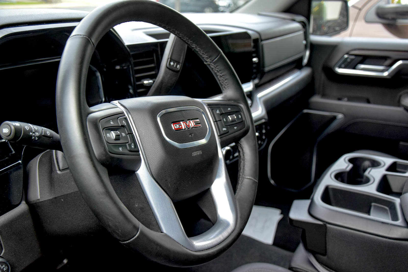 Used 2026 GMC Sierra 1500 SLT AWD/4WD image 10