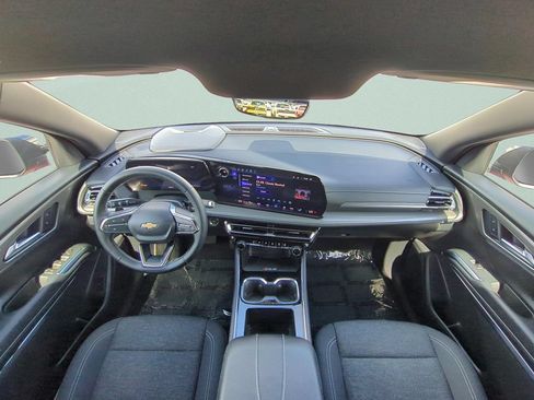 Used 2026 Chevrolet Traverse LT w/ Driver Confidence Package FWD image 11