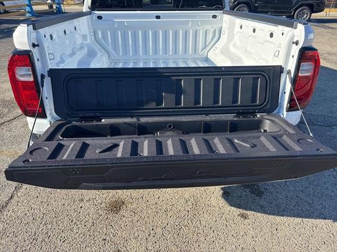 New 2026 GMC Canyon Elevation w/ Convenience Package image 40