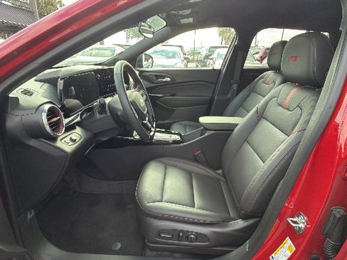 Used 2026 Chevrolet Trax RS FWD image 13