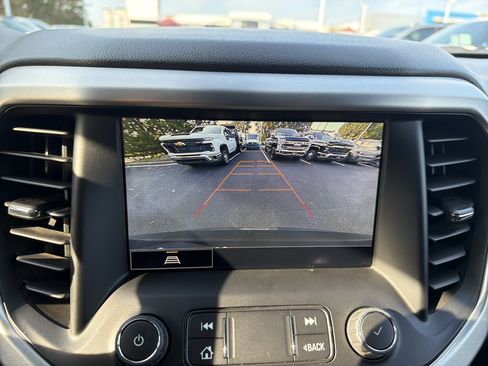 Used 2023 GMC Acadia SLT AWD/4WD image 25