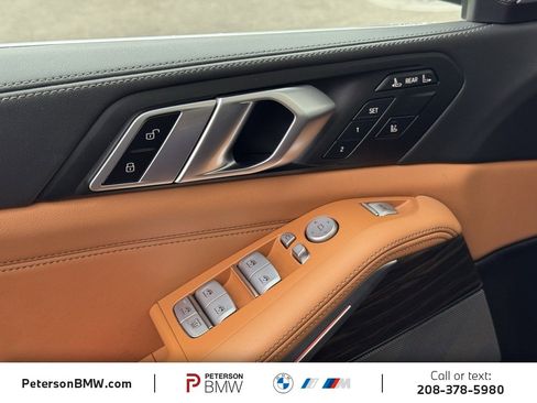Used 2023 BMW X7 xDrive40i w/ Premium Package image 28