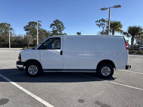 Used 2024 GMC Savana 2500 w/ Driver Convenience Package RWD image 6