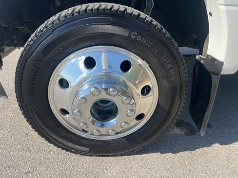 Used 2022 Ford F450 Limited w/ FX4 Off-Road Package image 60