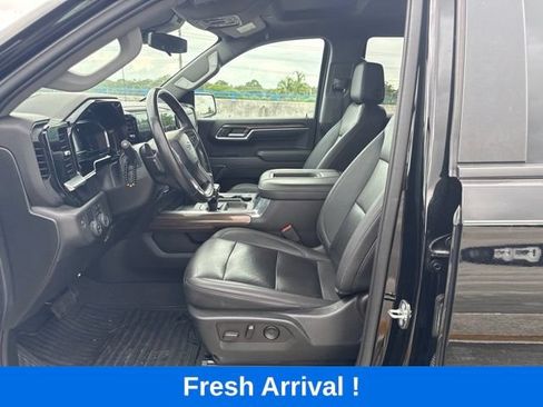 Used 2022 Chevrolet Silverado 1500 RST w/ Convenience Package II RWD image 2