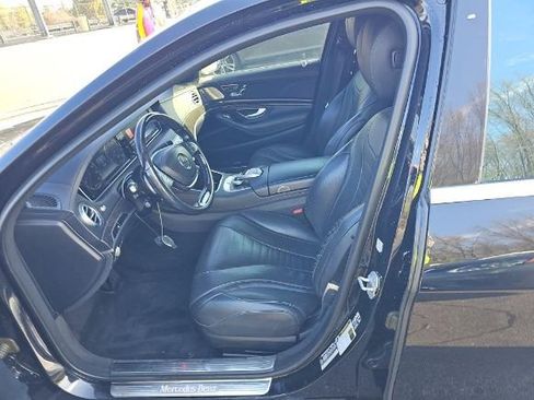Used 2017 Mercedes-Benz S 550 4MATIC Sedan w/ Premium Package image 4
