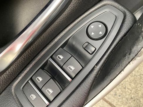 Used 2017 BMW 320i xDrive Sedan image 18