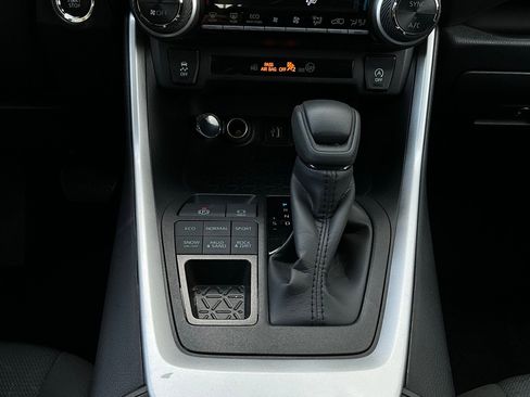 Used 2025 Toyota RAV4 XLE image 24