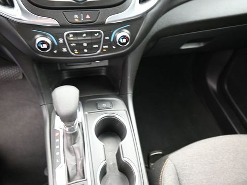 Used 2024 Chevrolet Equinox LT image 38