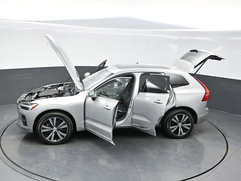 Used 2023 Volvo XC60 B5 Plus w/ Climate Package image 39