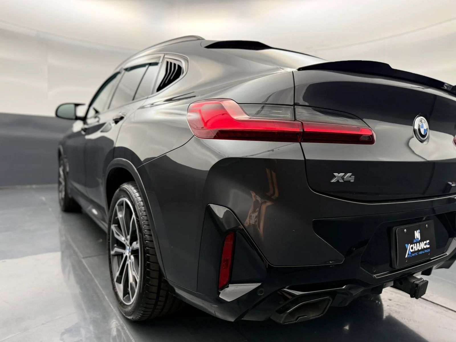 Used 2023 BMW X4 M40i AWD/4WD image 5