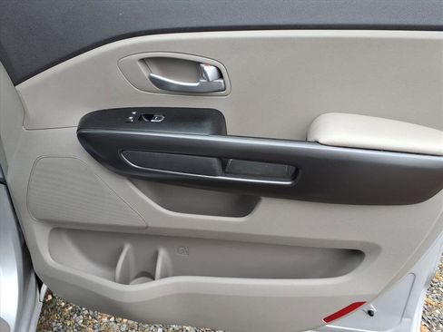 Used 2017 Kia Sedona L image 9