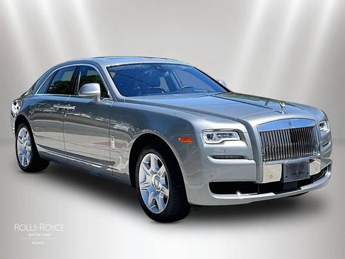 Used 2016 Rolls-Royce Ghost RWD image 2