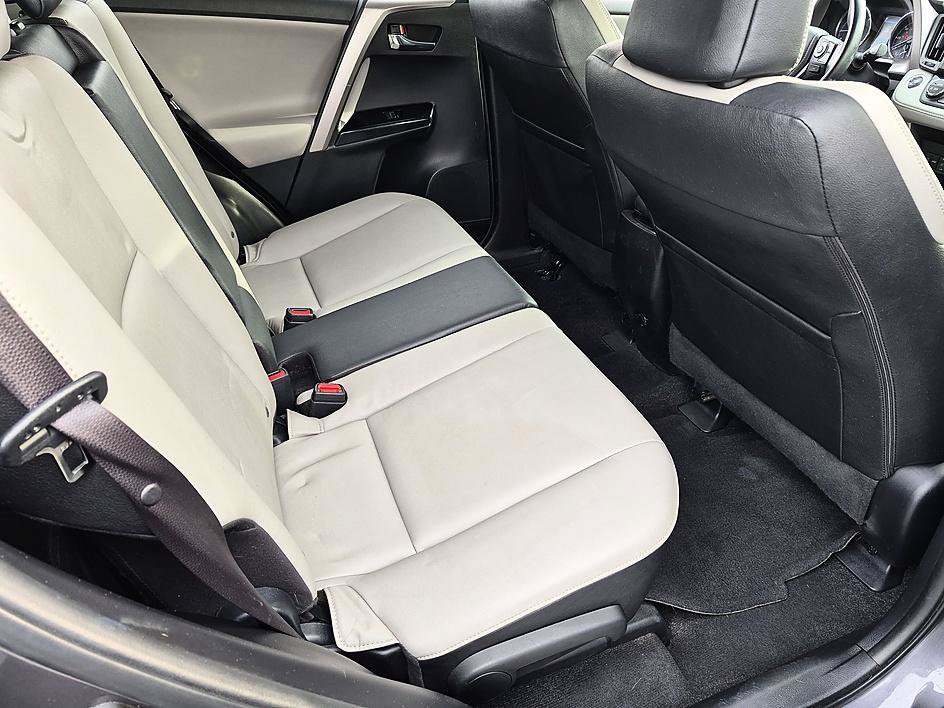 Used 2016 Toyota RAV4 Limited FWD image 33