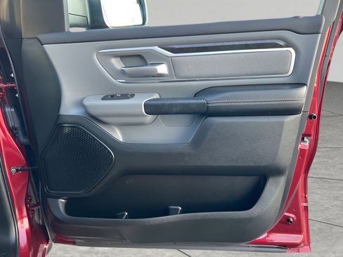 Used 2019 RAM 1500 Big Horn image 33