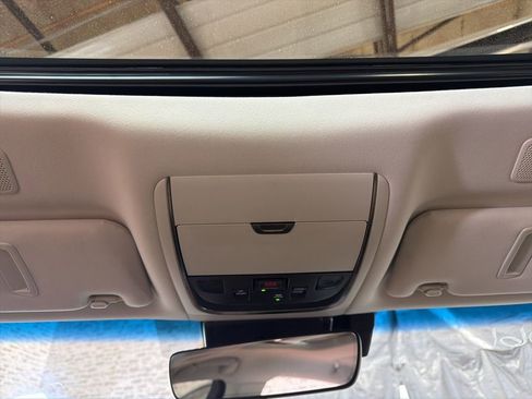 Used 2020 Lexus LS 500 w/ Accessory Package (Z2) image 22