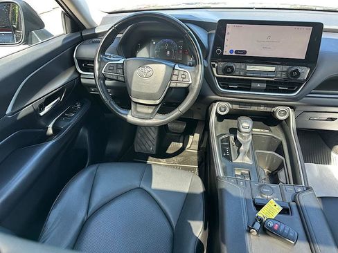 Certified 2024 Toyota Grand Highlander AWD image 17