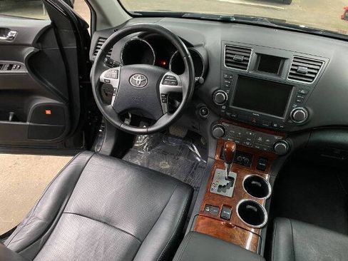 Used 2011 Toyota Highlander Limited AWD/4WD image 20