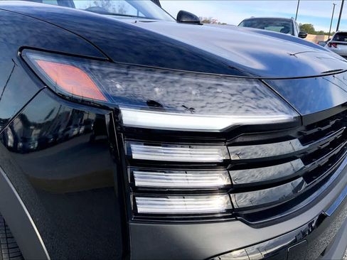 Used 2025 Nissan Kicks SR image 26