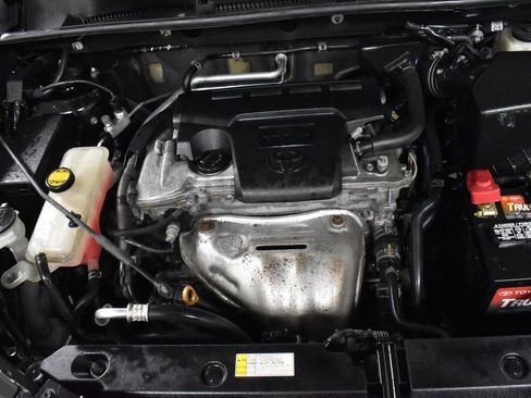 Used 2017 Toyota RAV4 LE image 12