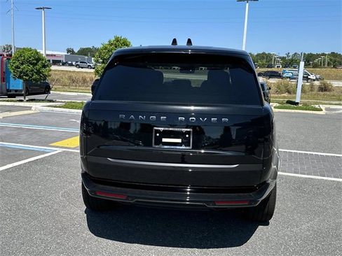 New 2025 Land Rover Range Rover SE image 5