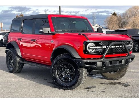 Used 2024 Ford Bronco Wildtrak image 2