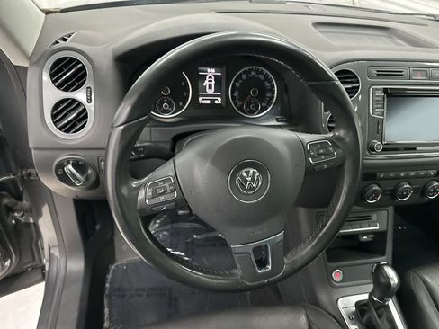 Used 2016 Volkswagen Tiguan SE image 10